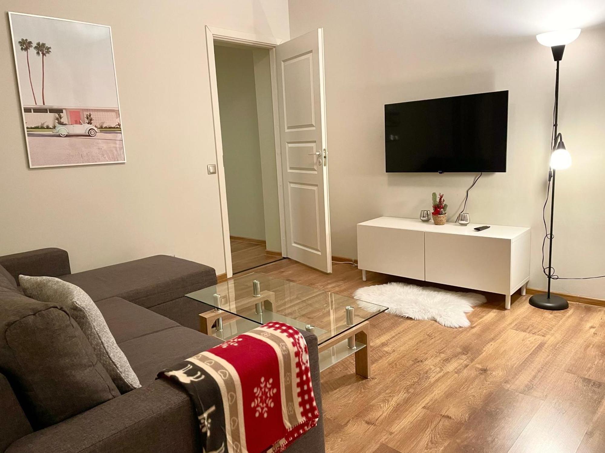 Spacious With Wifi And Parking Apartment *